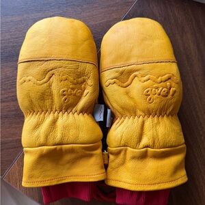 Give’r Yellow Leather Mittens - fits small/medium